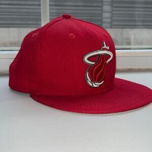 Miami Heat Hardwood Classics Vintage Fitted Hat